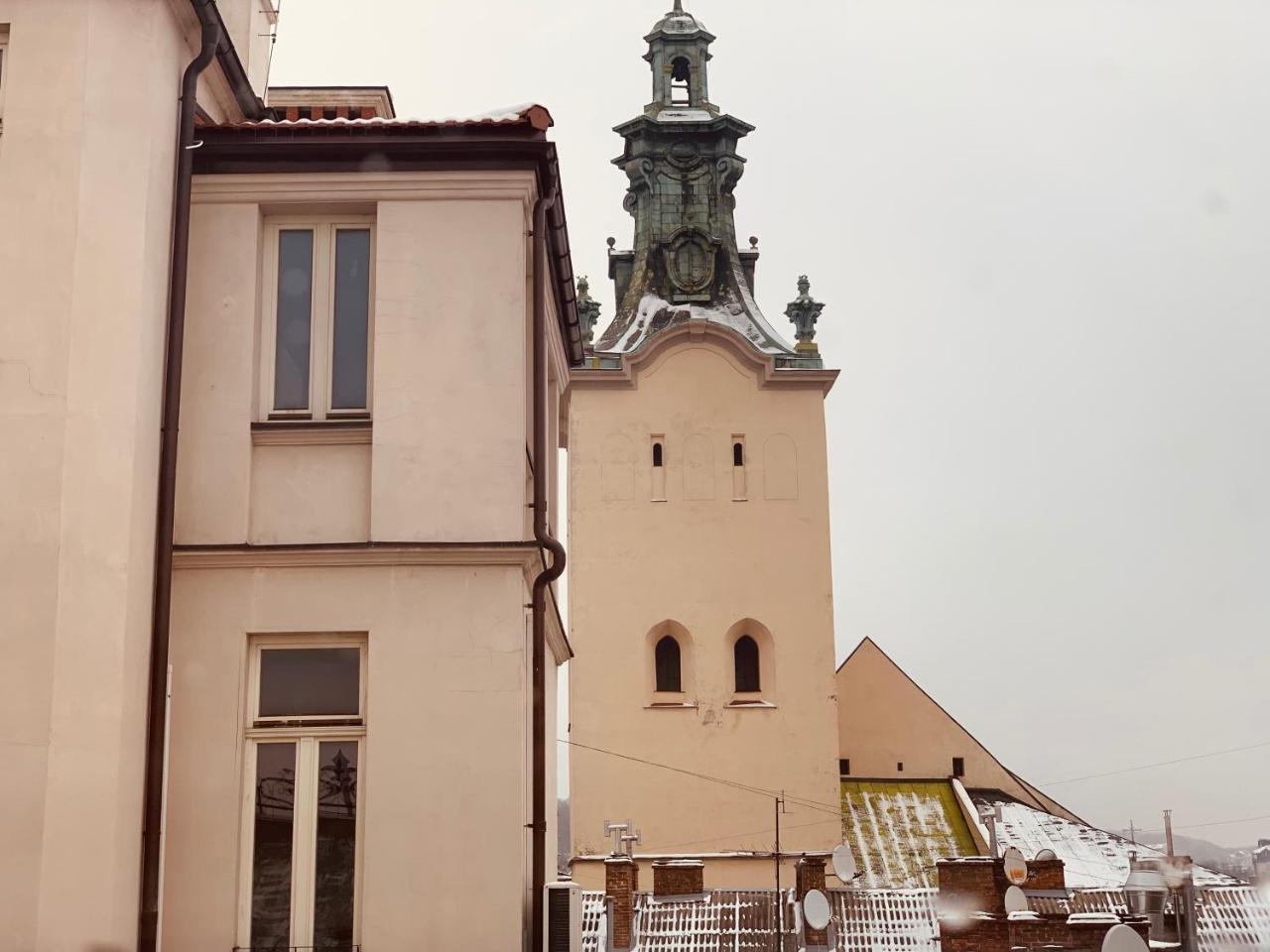 Hotel N°10 Lviv Bagian luar foto