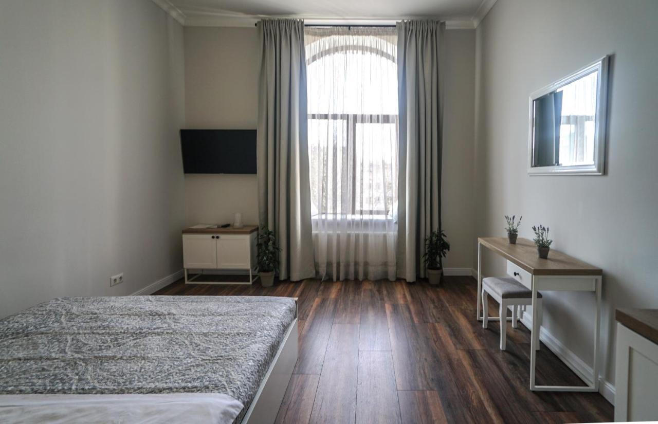 Hotel N°10 Lviv Bagian luar foto