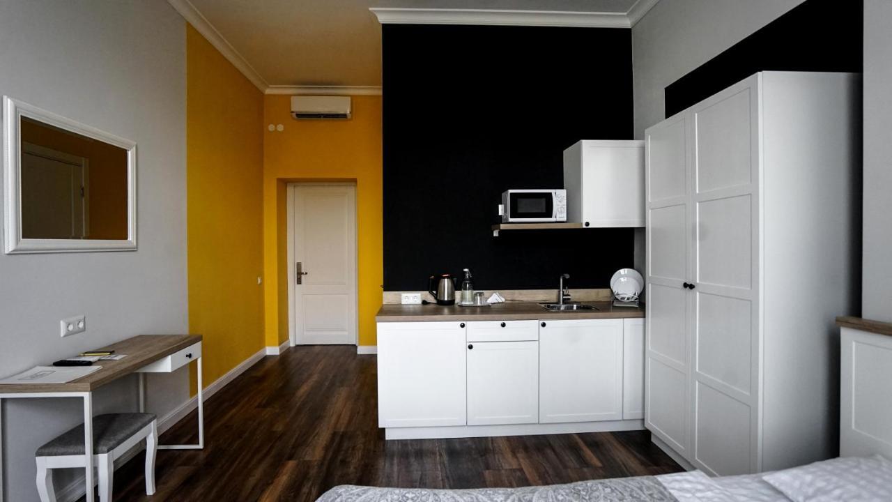 Hotel N°10 Lviv Bagian luar foto