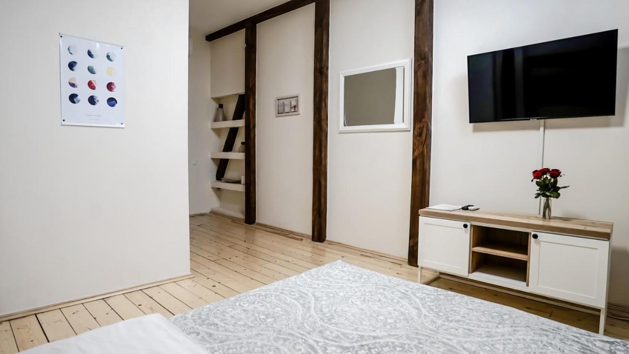 Hotel N°10 Lviv Bagian luar foto