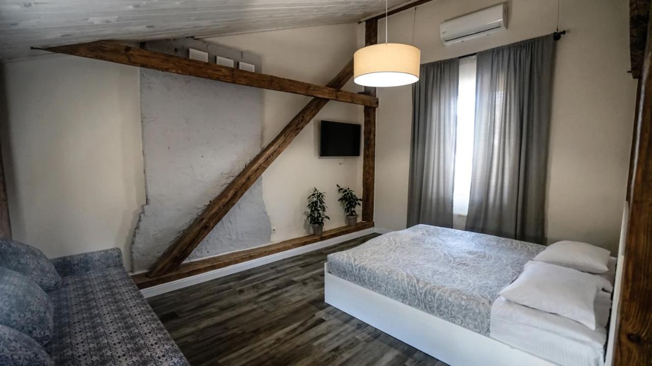 Hotel N°10 Lviv Bagian luar foto